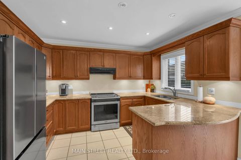 Photo 19 at 9 Emily Court, Oak Ridges Lake Wilcox, Richmond Hill