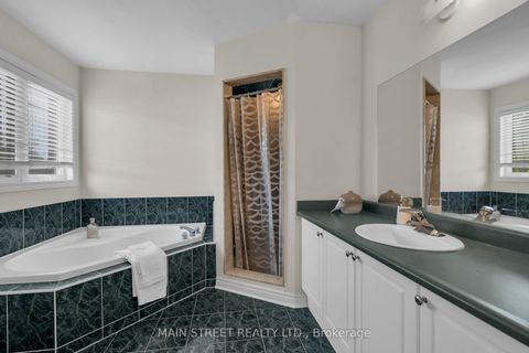 Photo 23 at 9 Emily Court, Oak Ridges Lake Wilcox, Richmond Hill