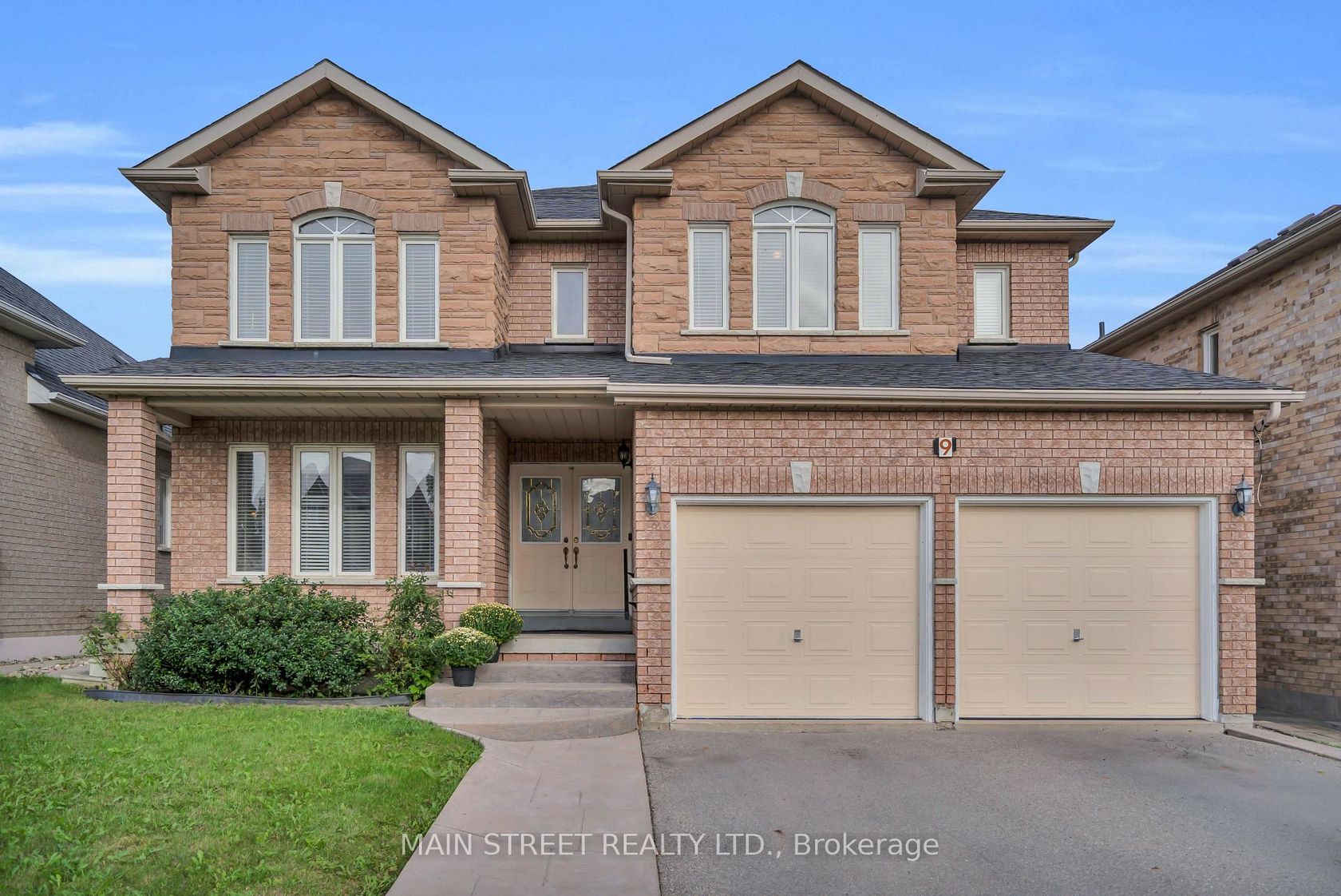 9 Emily Court, Oak Ridges Lake Wilcox, Richmond Hill photo number 2