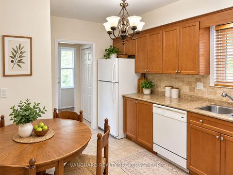 Photo 5 at 150 Spalding Road, CFB, Toronto
