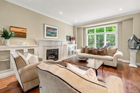 Photo 6 at 39 Rockingham Drive, Rosethorn, Toronto