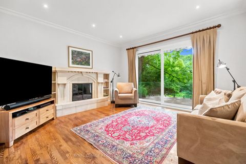 Photo 15 at 39 Rockingham Drive, Rosethorn, Toronto