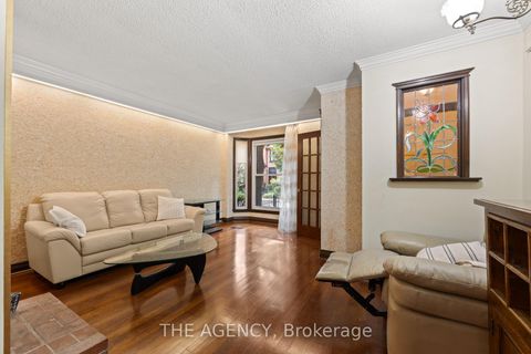 Photo 4 at 111 Seaton Street, Moss Park, Toronto