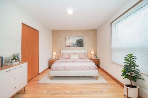 Photo 3 at 16 Opal Court, Jamestown, Toronto
