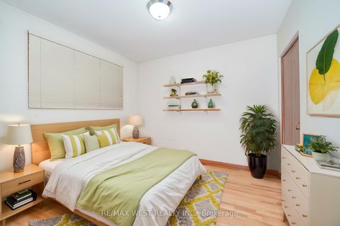 Photo 5 at 16 Opal Court, Jamestown, Toronto