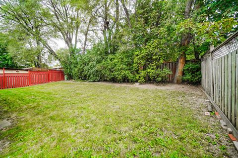 Photo 14 at 16 Opal Court, Jamestown, Toronto