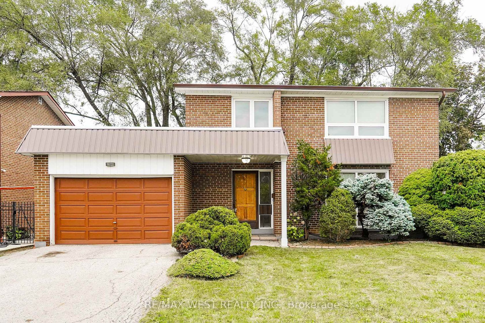 16 Opal Court, Jamestown, Toronto 