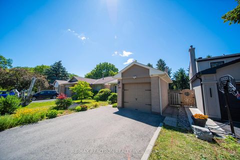 Photo 2 at 199 Weldrick Road W, North Richvale, Richmond Hill