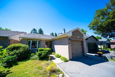 Photo 3 at 199 Weldrick Road W, North Richvale, Richmond Hill