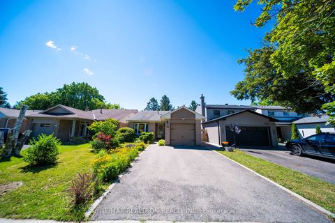 Photo 4 at 199 Weldrick Road W, North Richvale, Richmond Hill