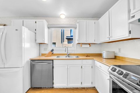 Photo 12 at 199 Weldrick Road W, North Richvale, Richmond Hill