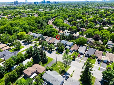 Photo 37 at 199 Weldrick Road W, North Richvale, Richmond Hill