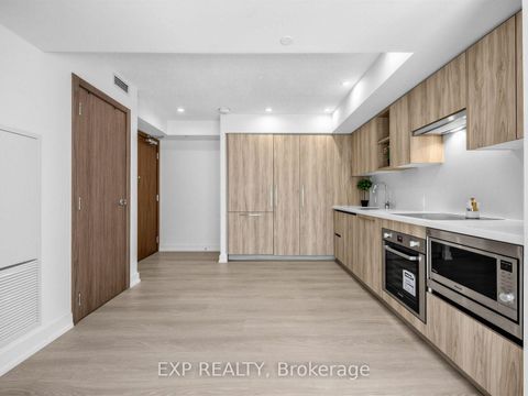Photo 5 at 611 - 19 Bathurst Street, Waterfront Communities C1, Toronto