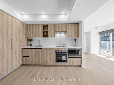 Photo 6 at 611 - 19 Bathurst Street, Waterfront Communities C1, Toronto
