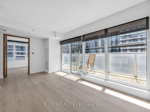 Photo 10 at 611 - 19 Bathurst Street, Waterfront Communities C1, Toronto