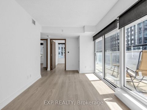 Photo 13 at 611 - 19 Bathurst Street, Waterfront Communities C1, Toronto