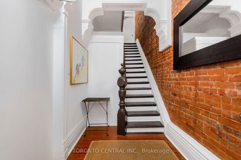 Photo 3 at 24 Manning Avenue, Bellwoods, Toronto