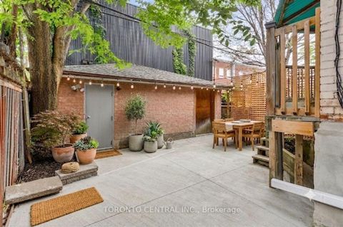 Photo 16 at 24 Manning Avenue, Bellwoods, Toronto