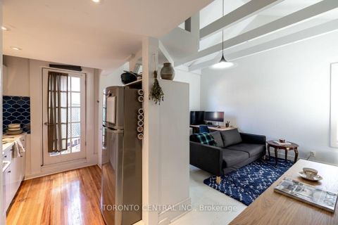 Photo 17 at 24 Manning Avenue, Bellwoods, Toronto