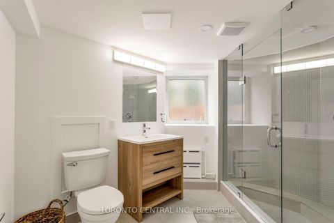 Photo 30 at 24 Manning Avenue, Bellwoods, Toronto