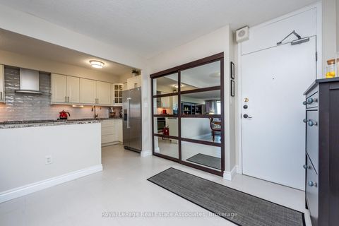 Photo 7 at #1906 - 240 Scarlett Road, Smythe, Toronto