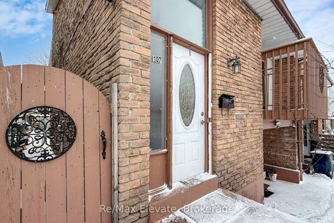 Photo 2 at 107 Braymore Boulevard, Rouge E11, Toronto