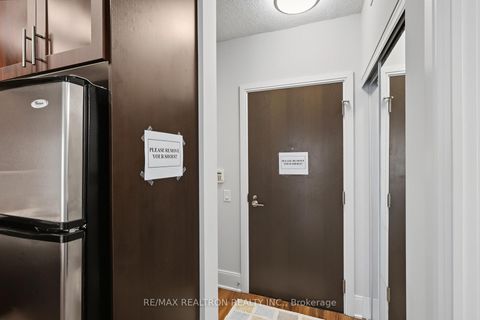 Photo 3 at 722 - 560 Front Street W, Waterfront Communities C1, Toronto