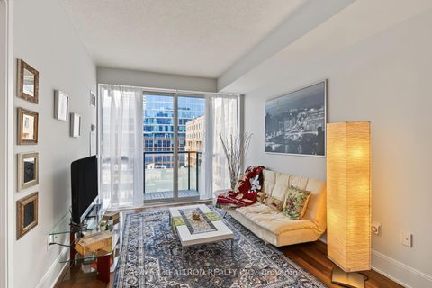 Photo 12 at 722 - 560 Front Street W, Waterfront Communities C1, Toronto
