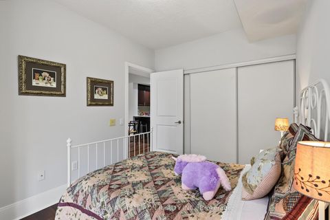 Photo 17 at 722 - 560 Front Street W, Waterfront Communities C1, Toronto