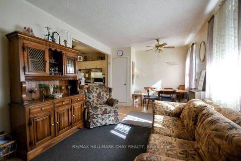 Photo 3 at 168 Anne Street S, Allandale, Barrie