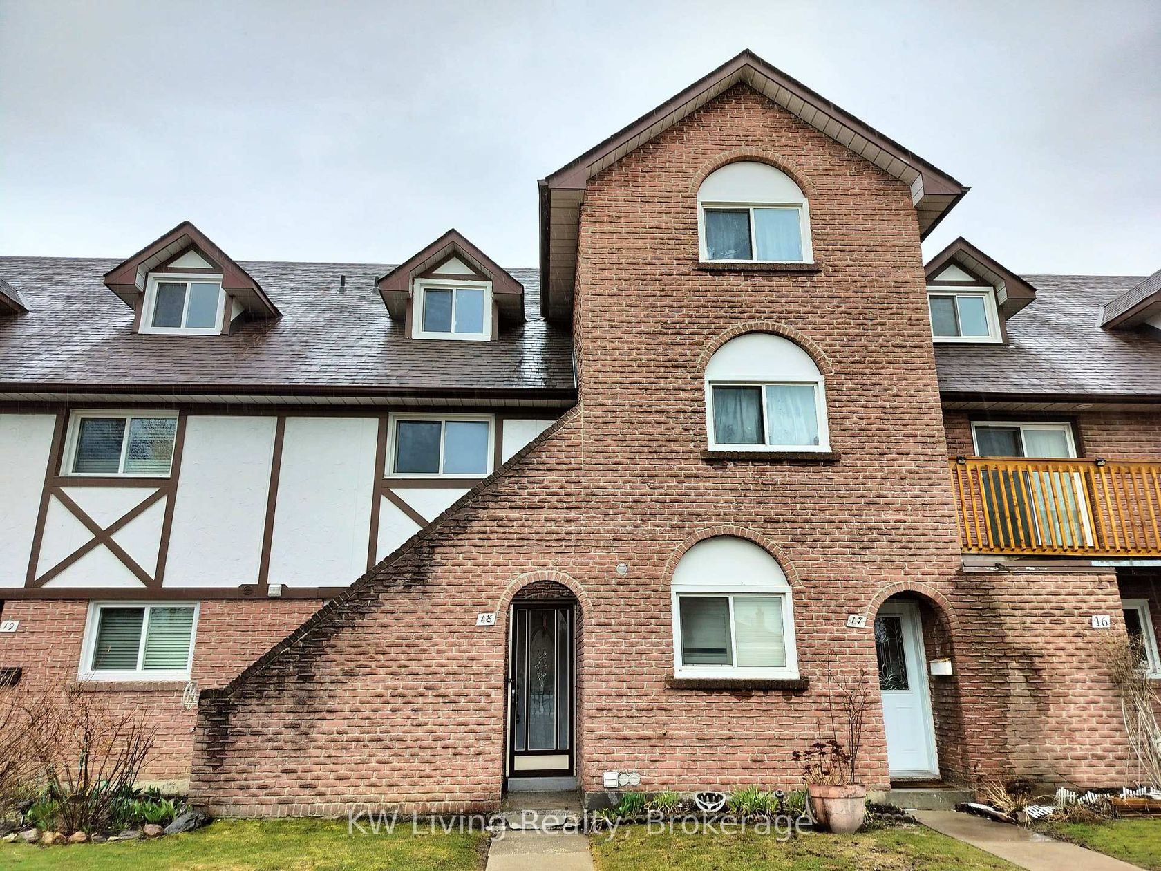 18 - 81 Irwin Road, Old Rexdale, Toronto 