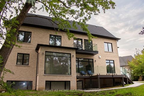 Photo 2 at 15 Orlon Crescent, South Richvale, Richmond Hill
