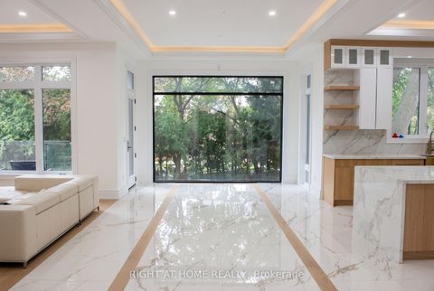 Photo 7 at 15 Orlon Crescent, South Richvale, Richmond Hill