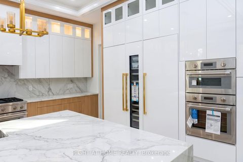 Photo 9 at 15 Orlon Crescent, South Richvale, Richmond Hill