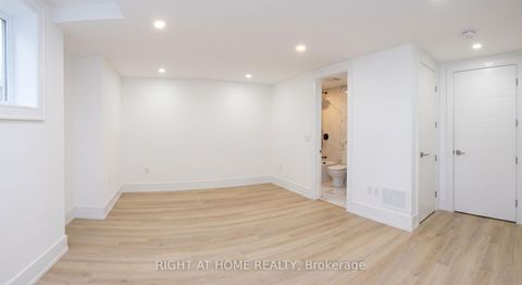 Photo 36 at 15 Orlon Crescent, South Richvale, Richmond Hill