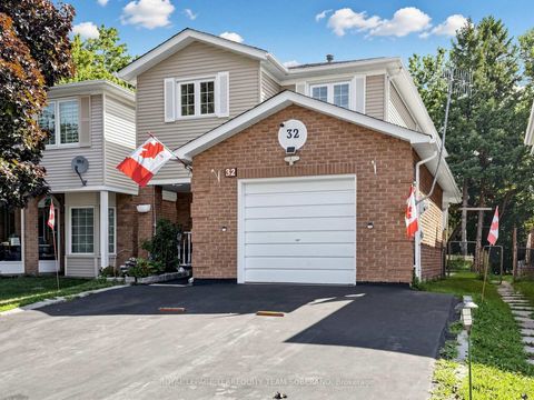 Photo 1 at 32 Rotary Drive, Rouge E11, Toronto