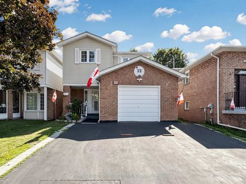 Photo 2 at 32 Rotary Drive, Rouge E11, Toronto