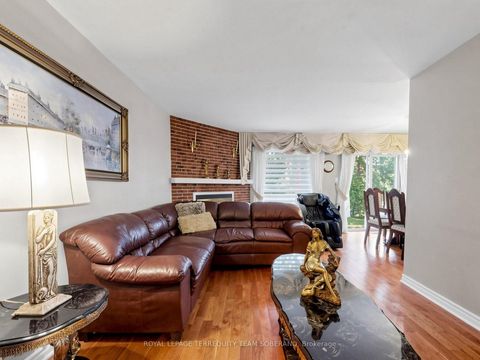 Photo 7 at 32 Rotary Drive, Rouge E11, Toronto