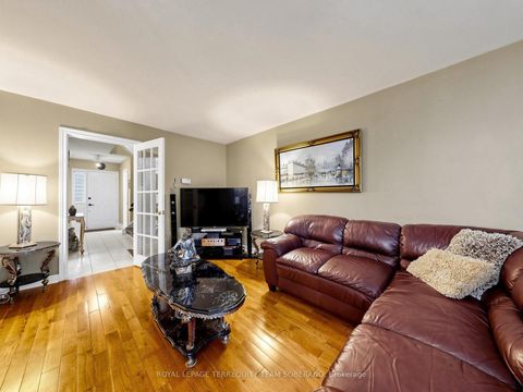 Photo 9 at 32 Rotary Drive, Rouge E11, Toronto
