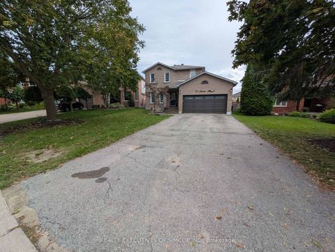 Photo 1 at 75 James Street, Ardagh, Barrie