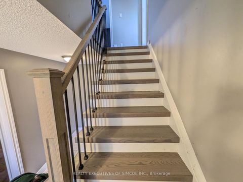 Photo 5 at 75 James Street, Ardagh, Barrie