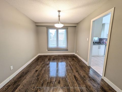 Photo 9 at 75 James Street, Ardagh, Barrie