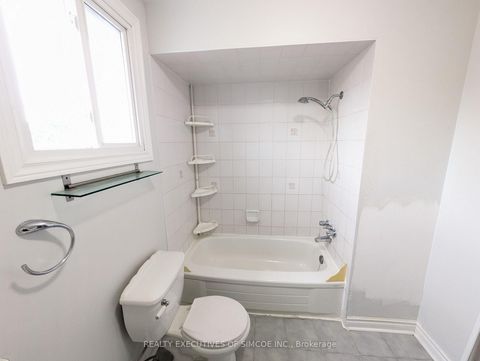 Photo 17 at 75 James Street, Ardagh, Barrie