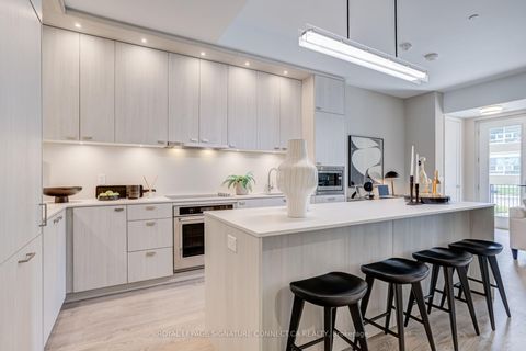 Photo 10 at 107 - 115 Denison Avenue, Chinatown, Toronto
