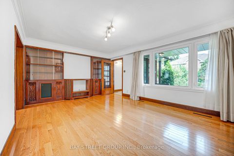 Photo 14 at 260 Moore Park Avenue, Newtonbrook West, Toronto