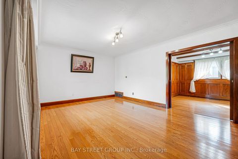 Photo 17 at 260 Moore Park Avenue, Newtonbrook West, Toronto