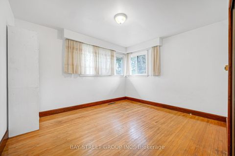 Photo 19 at 260 Moore Park Avenue, Newtonbrook West, Toronto