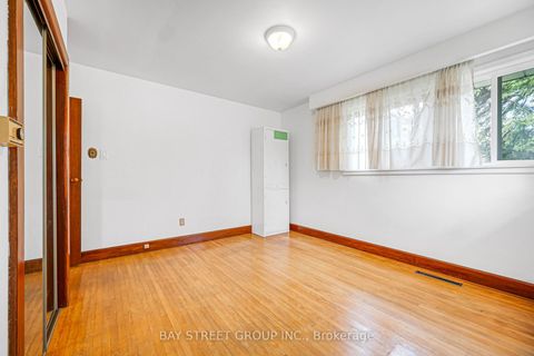 Photo 20 at 260 Moore Park Avenue, Newtonbrook West, Toronto
