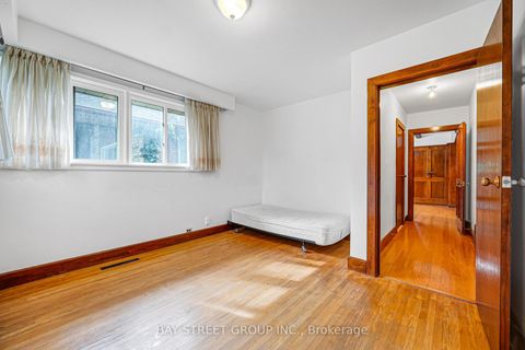 Photo 22 at 260 Moore Park Avenue, Newtonbrook West, Toronto