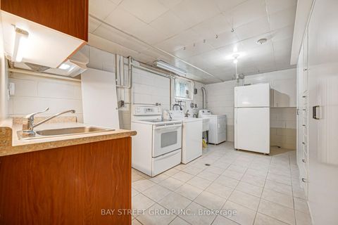 Photo 29 at 260 Moore Park Avenue, Newtonbrook West, Toronto